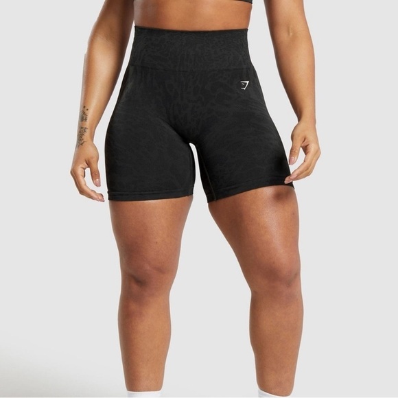 Gymshark Adapt scrunch bootie lifting biker shorts, 6” inseam, size estimated XS - Picture 3 of 16